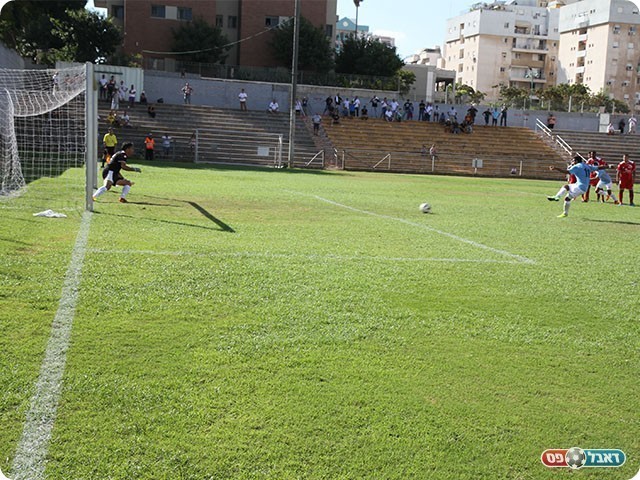 שפשה כובש בפנדל (שלומי גבאי)